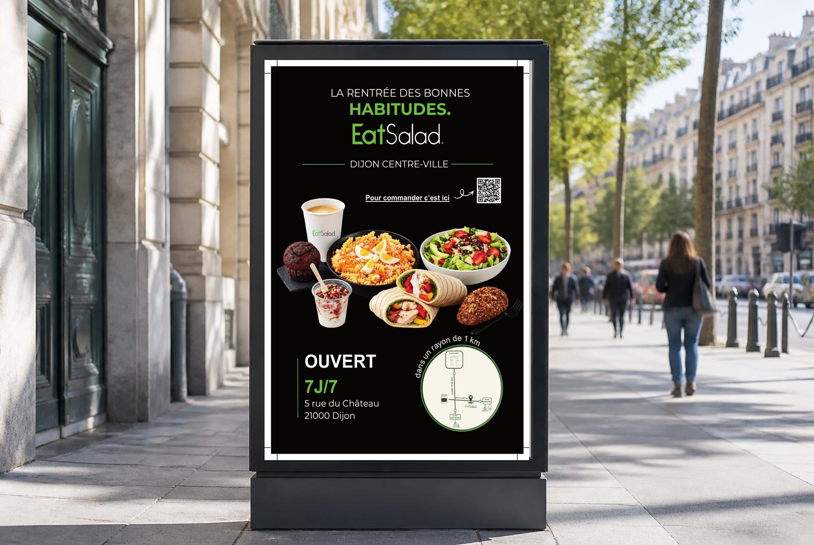 Affiche de la campagne Eat Salad Dijon présentée sur un panneau d'affichage urbain